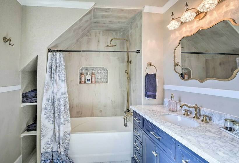 Beautiful Historic Home, Walk To Mineral Lake