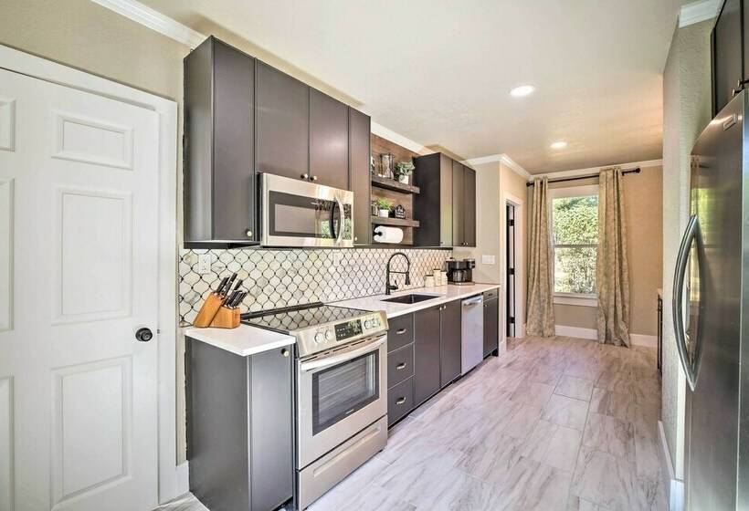 Beautiful Historic Home, Walk To Mineral Lake