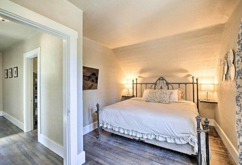 Beautiful Historic Home, Walk To Mineral Lake