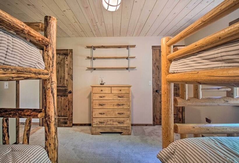 Beautiful Mccall Cabin: Perfect For Families!