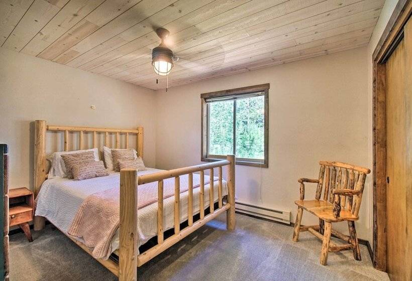 Beautiful Mccall Cabin: Perfect For Families!