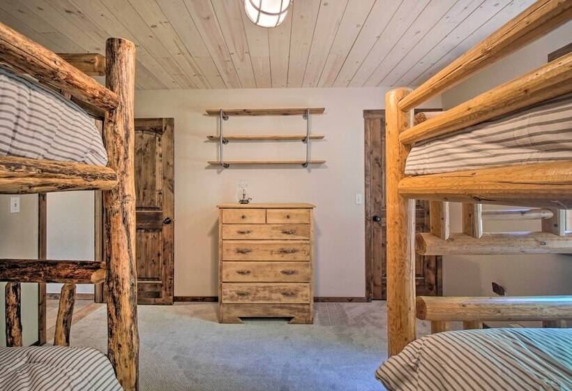 Beautiful Mccall Cabin: Perfect For Families!