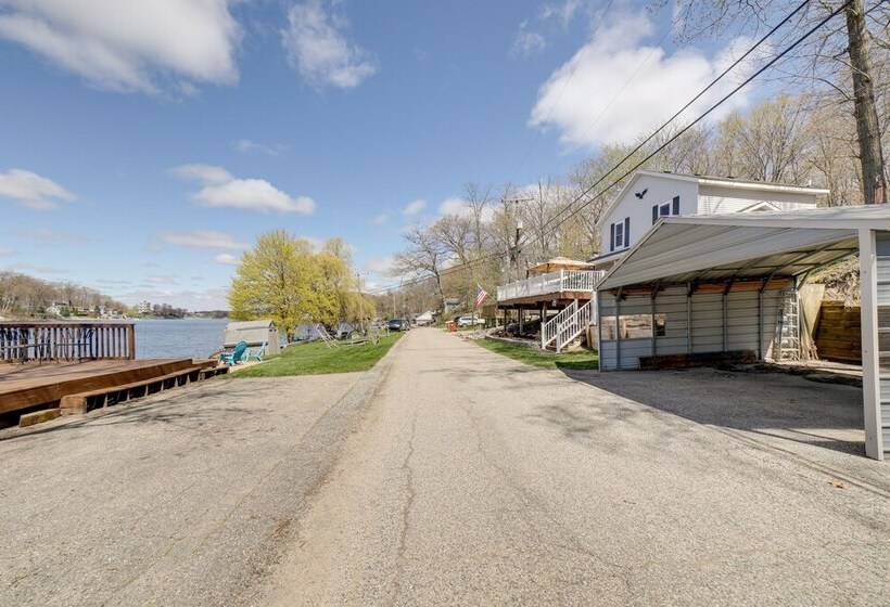 Big Pine Island Lake Cottage W/ Boat Dock & Kayaks