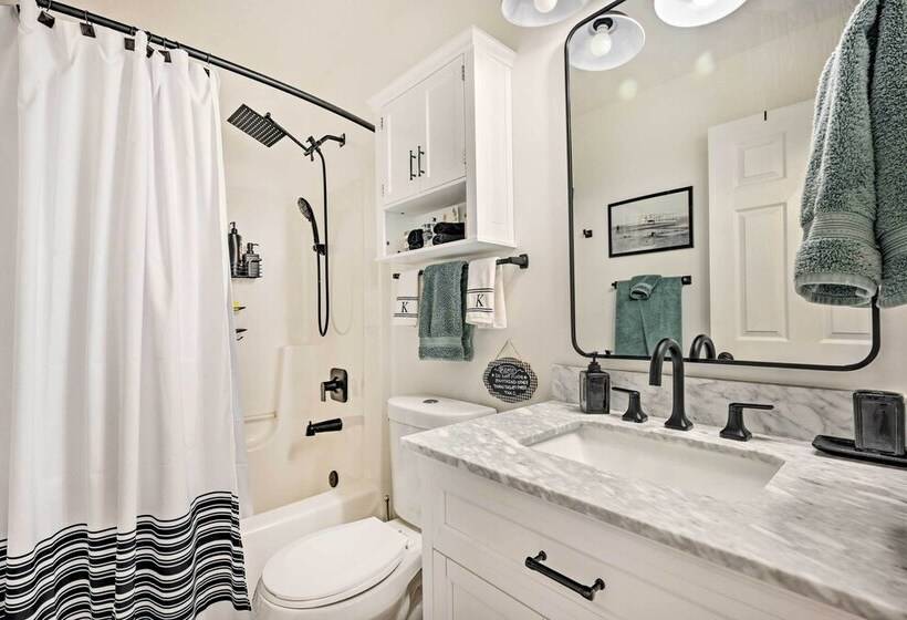 Berkeley Springs Vacation Home W/ Fire Pit!