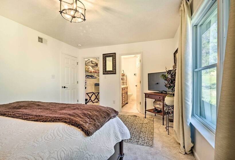 Berkeley Springs Vacation Home W/ Fire Pit!