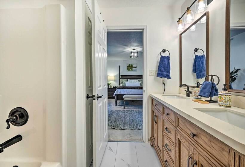 Berkeley Springs Vacation Home W/ Fire Pit!