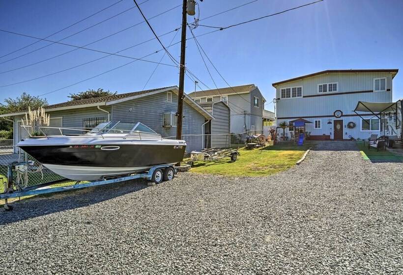 Bethel Island Retreat W/ Private Boat Slip!