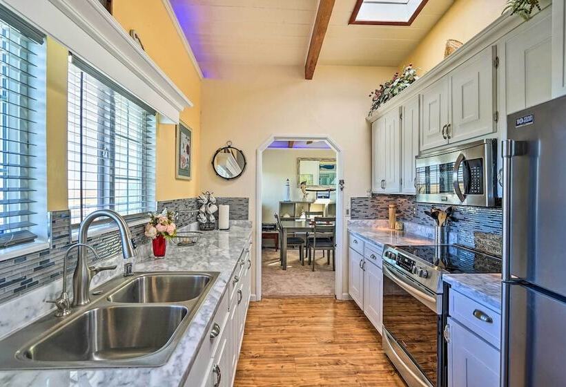 Bethel Island Retreat W/ Private Boat Slip!