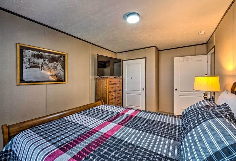 Boating Mecca: Near Dale Hollow Lake & Golf!