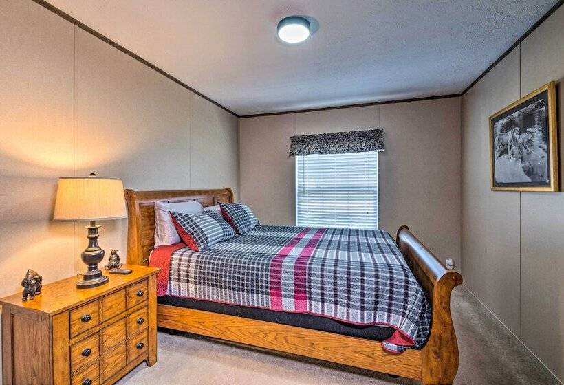 Boating Mecca: Near Dale Hollow Lake & Golf!