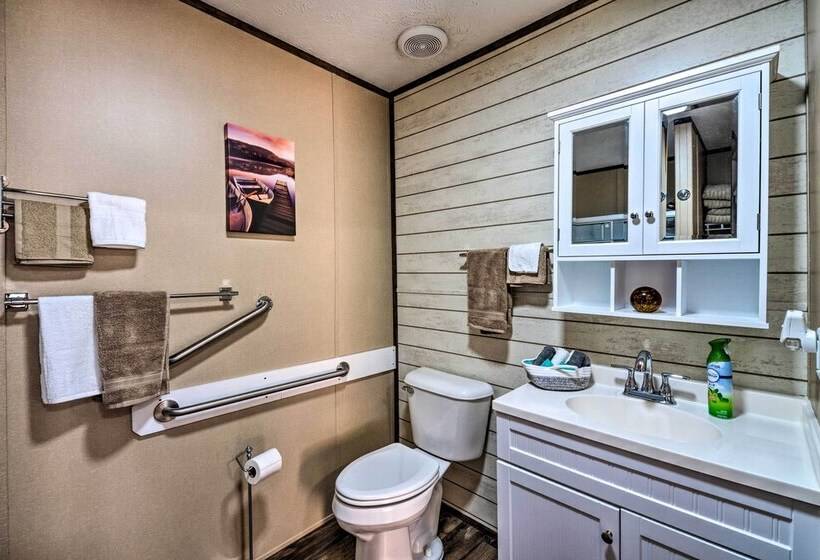 Boating Mecca: Near Dale Hollow Lake & Golf!