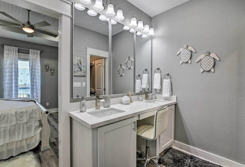 Steps To Coast: Bolivar Peninsula Beach House!