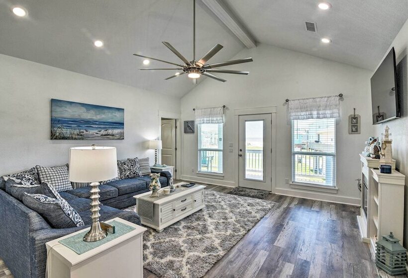 Steps To Coast: Bolivar Peninsula Beach House!