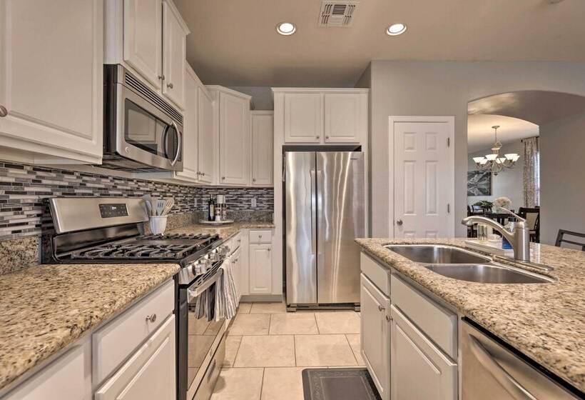 Bright & Airy Goodyear Home Near Golf Courses