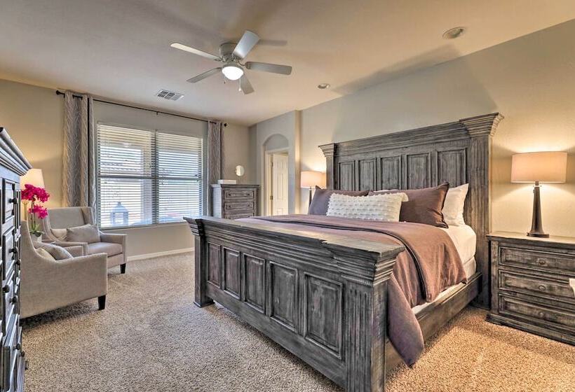 Bright & Airy Goodyear Home Near Golf Courses