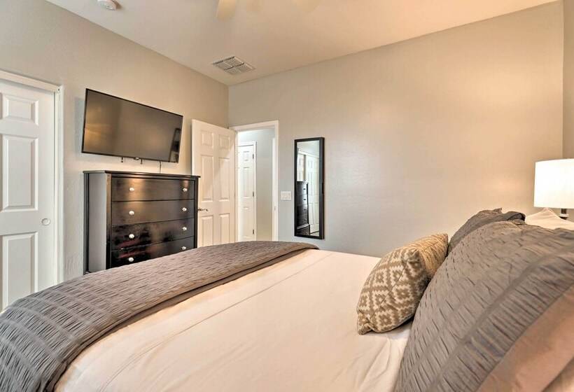 Bright & Airy Goodyear Home Near Golf Courses