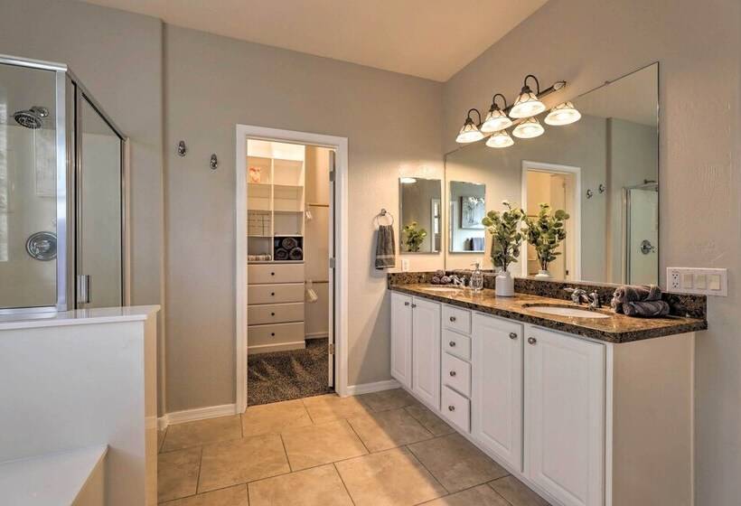 Bright & Airy Goodyear Home Near Golf Courses