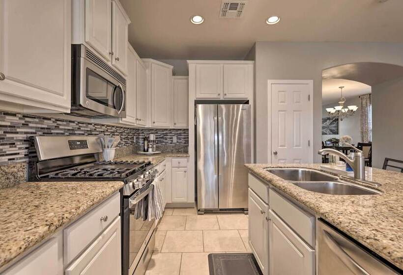 Bright & Airy Goodyear Home Near Golf Courses