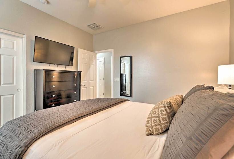 Bright & Airy Goodyear Home Near Golf Courses