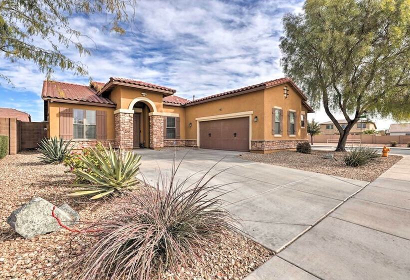 Bright & Airy Goodyear Home Near Golf Courses