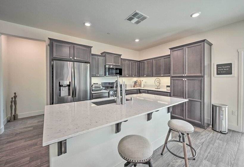 Charming Bakersfield Home W/ Yard & Patio!