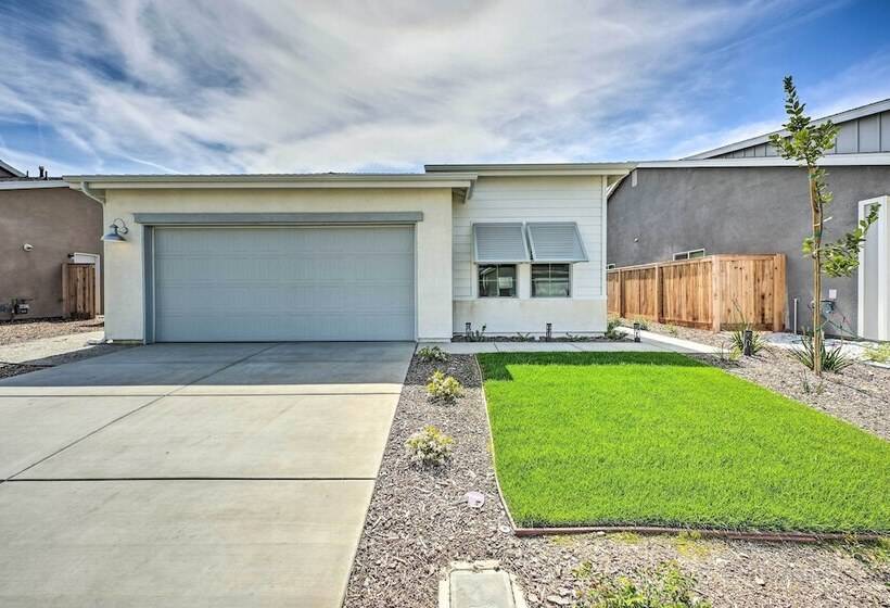 Charming Bakersfield Home W/ Yard & Patio!