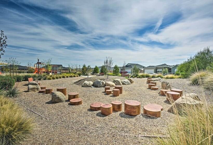 Charming Bakersfield Home W/ Yard & Patio!