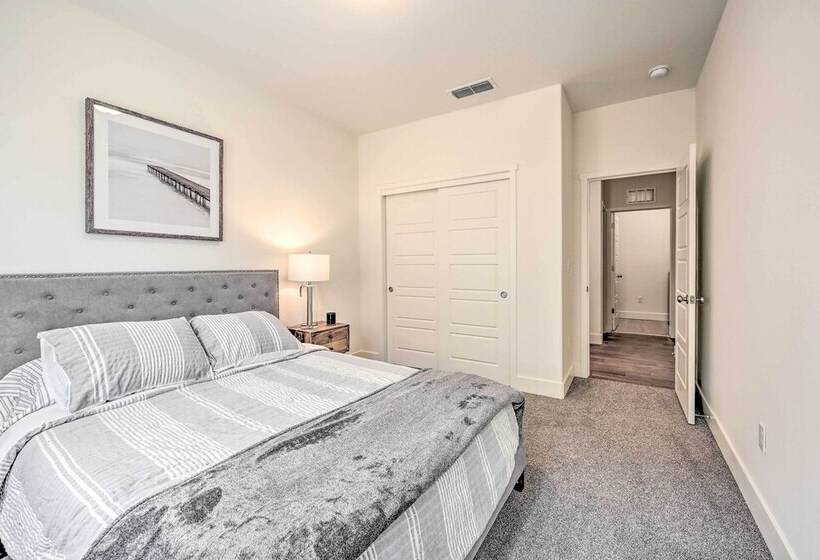 Charming Bakersfield Home W/ Yard & Patio!