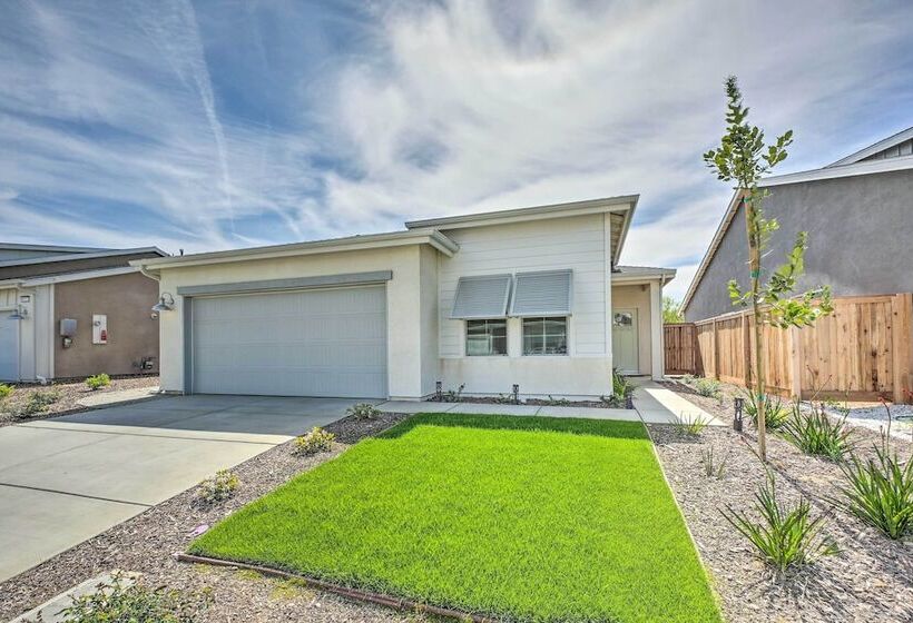 Charming Bakersfield Home W/ Yard & Patio!