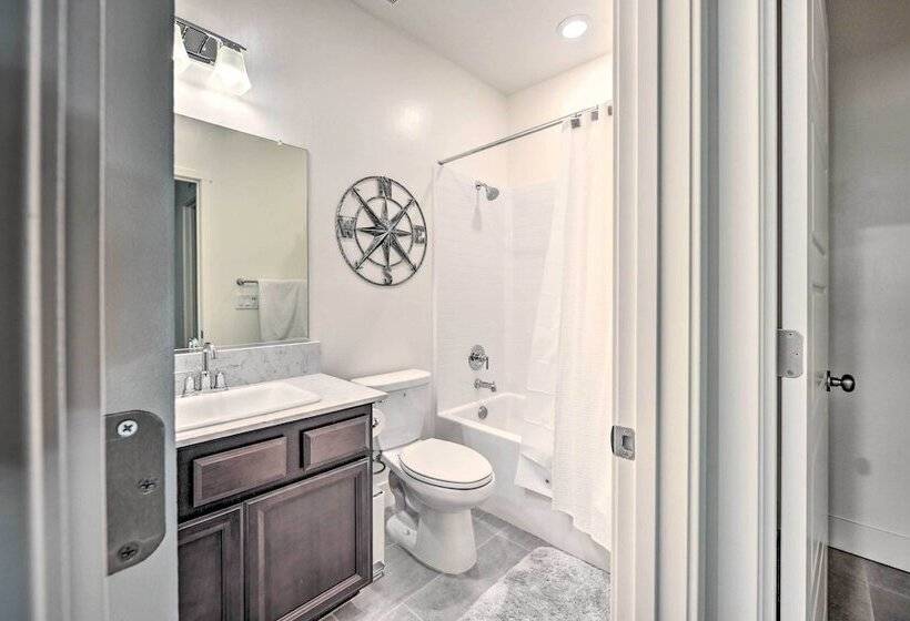 Charming Bakersfield Home W/ Yard & Patio!