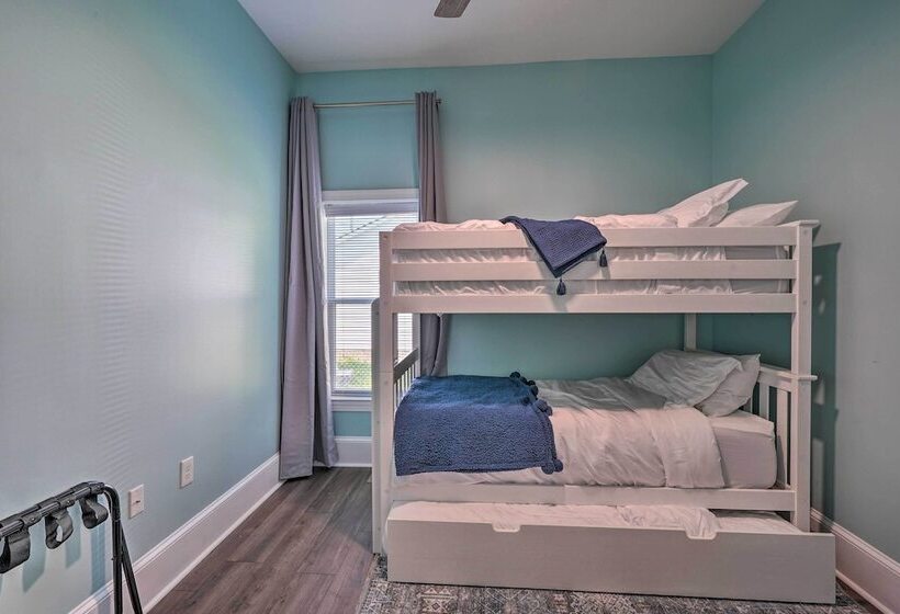 Bright Durham Home W/ Fully Furnished Deck!