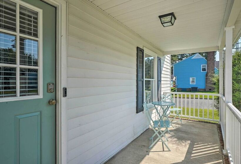 Bright Durham Home W/ Fully Furnished Deck!