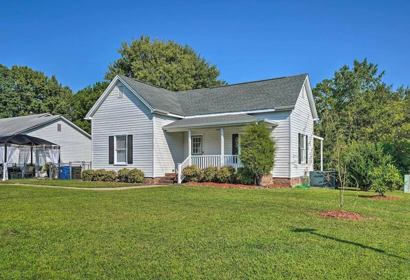 Bright Durham Home W/ Fully Furnished Deck!