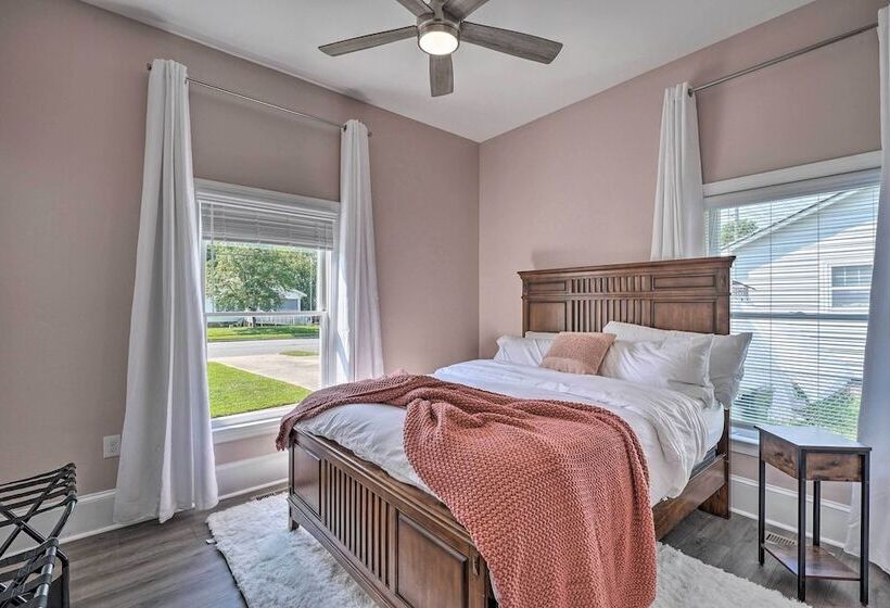 Bright Durham Home W/ Fully Furnished Deck!