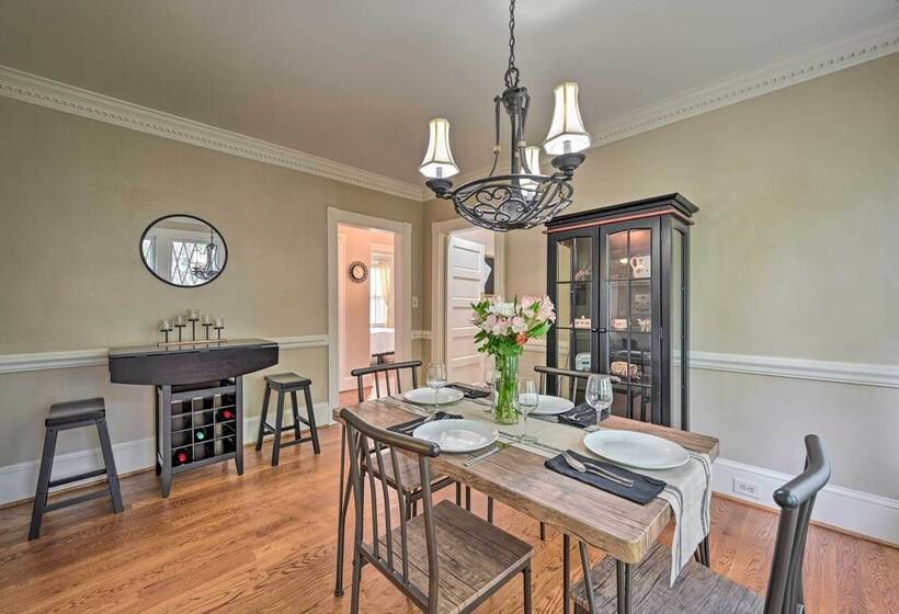 Bright Greensboro Escape ~ 1 Mi To Downtown