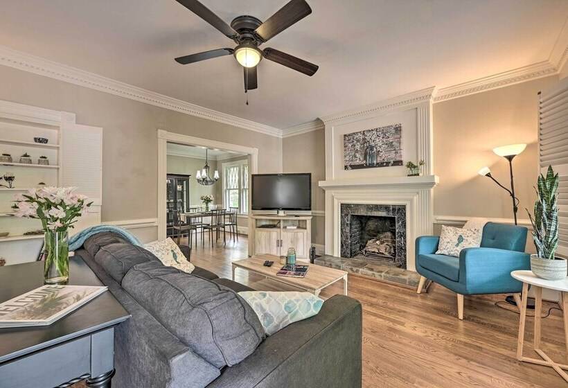 Bright Greensboro Escape ~ 1 Mi To Downtown