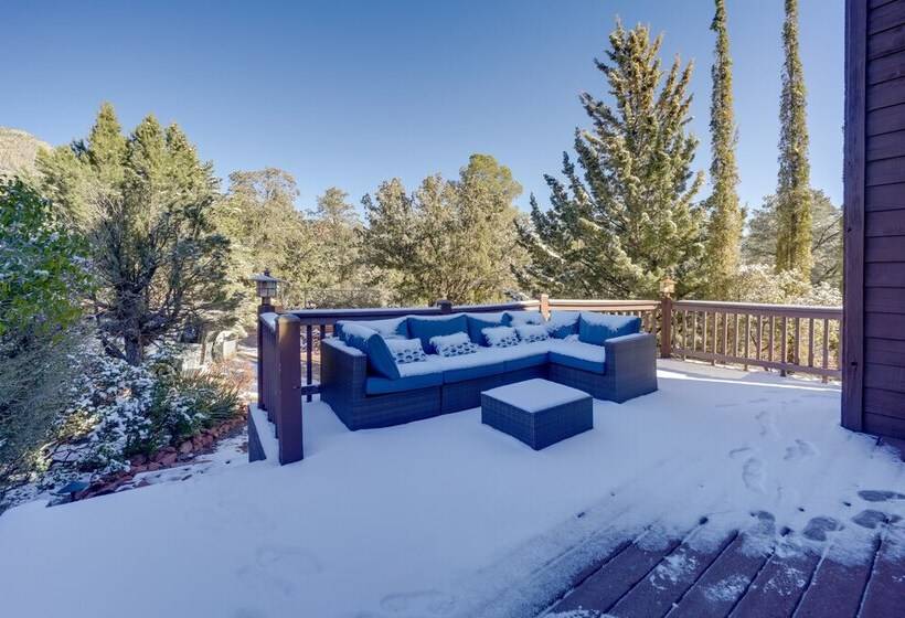 Bright Sedona Home W/ Deck & Mountain Views!