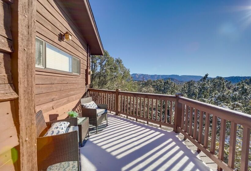 Bright Sedona Home W/ Deck & Mountain Views!