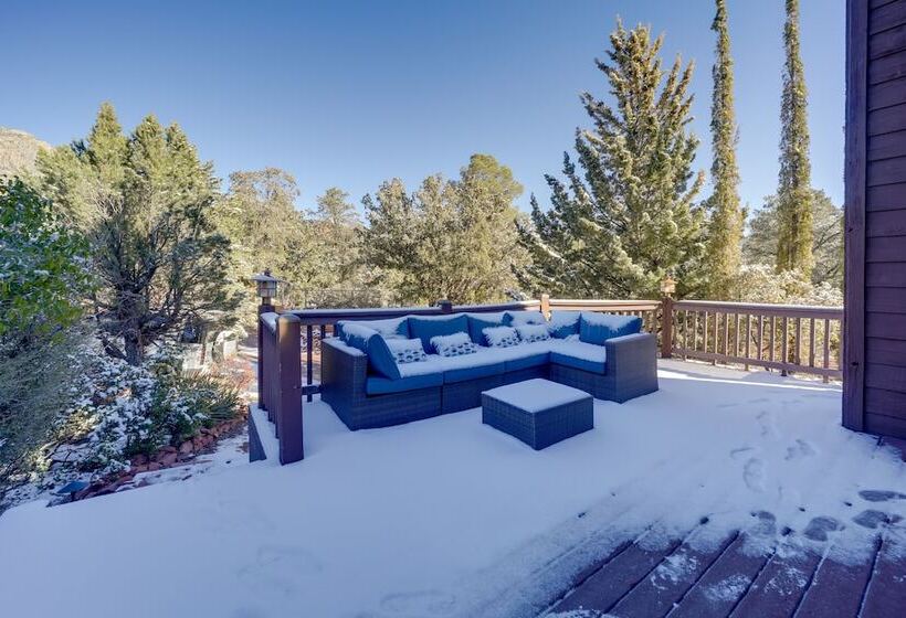 Bright Sedona Home W/ Deck & Mountain Views!