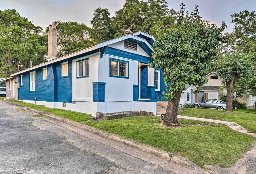 1 Mi To Bathhouse Row: Bright Hot Springs Home!