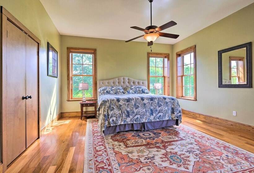 Bright Waveland Home   Walk To Beach Access!