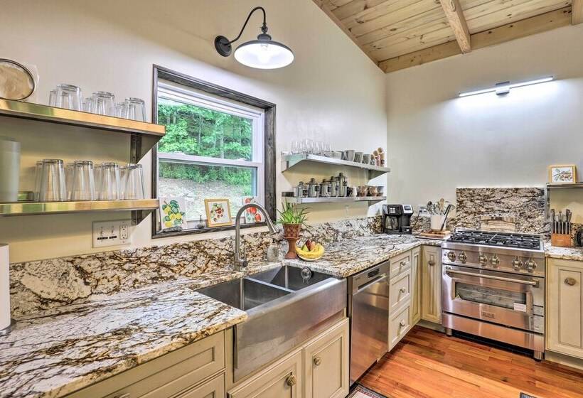 11 Mi To Wolf Ridge Ski Resort: Burnsville Escape