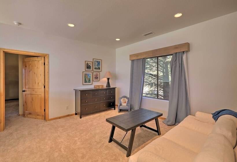 Munds Park Cabin: Deck, Near Pinewood Golf Course