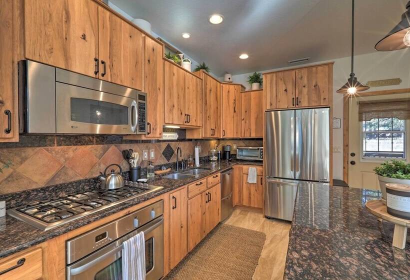 Munds Park Cabin: Deck, Near Pinewood Golf Course