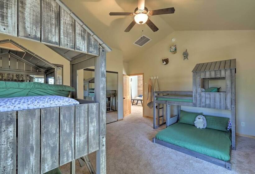 Munds Park Cabin: Deck, Near Pinewood Golf Course