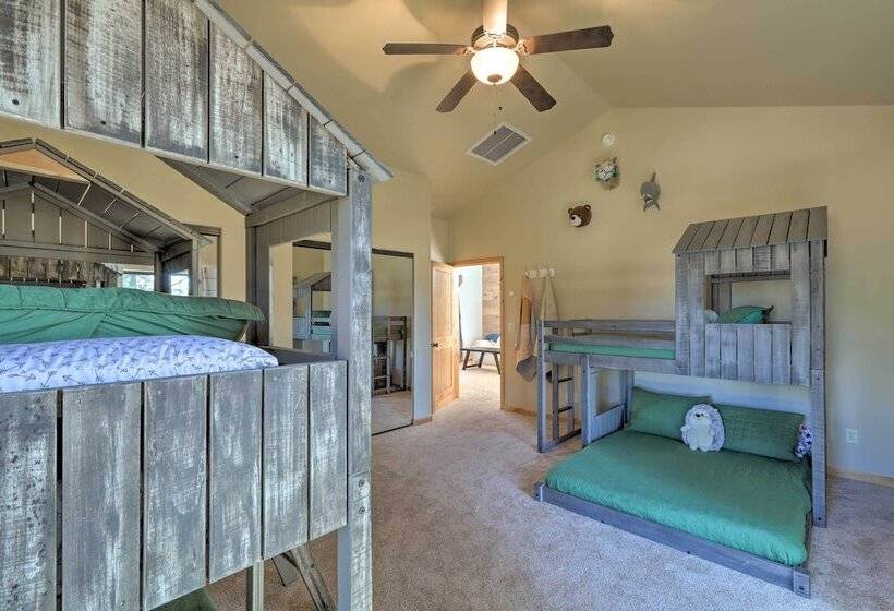 Munds Park Cabin: Deck, Near Pinewood Golf Course