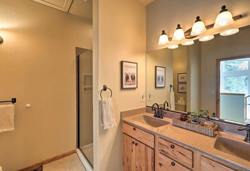 Munds Park Cabin: Deck, Near Pinewood Golf Course