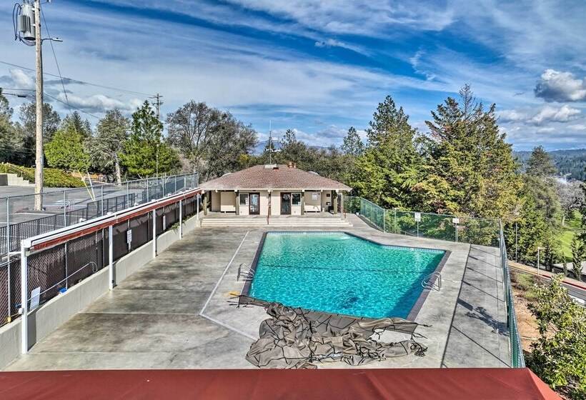 California Cabin W/ Lake Access: 28 Mi To Yosemite