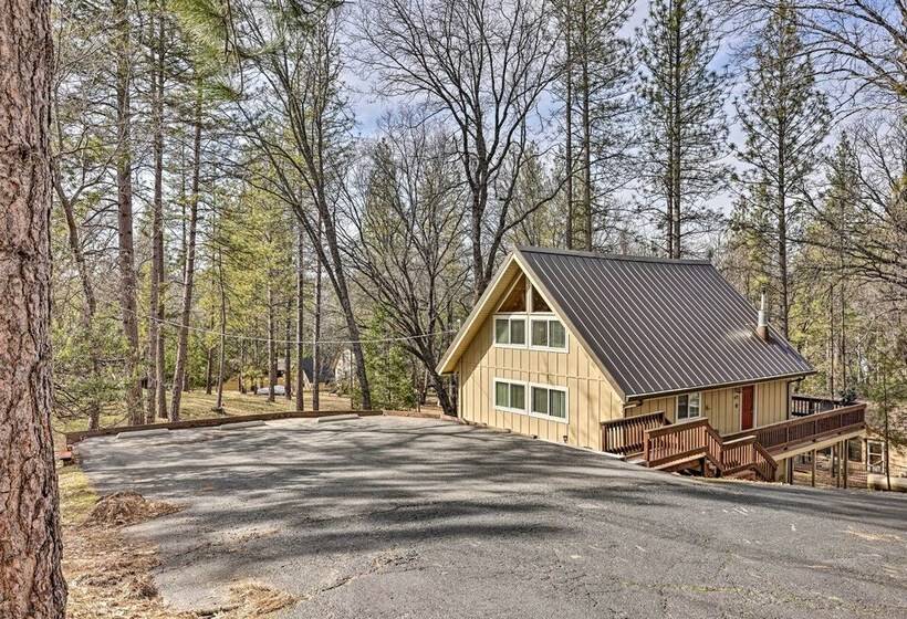 California Cabin W/ Lake Access: 28 Mi To Yosemite