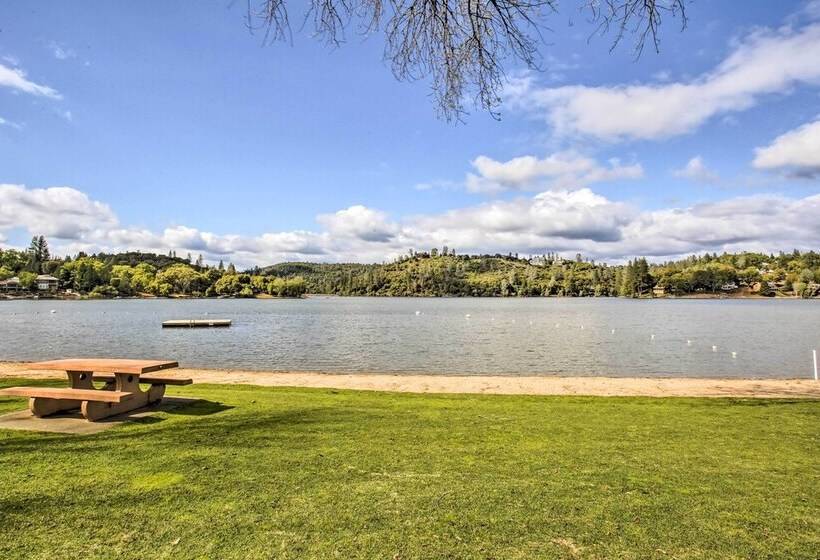 California Cabin W/ Lake Access: 28 Mi To Yosemite